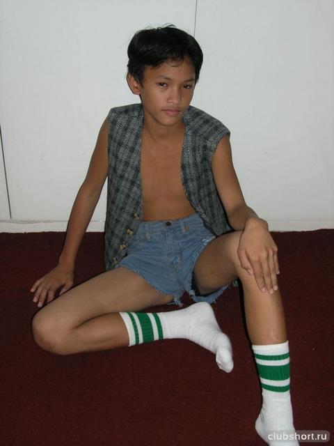 8373_asian-boys-in-shorts-ru-057.jpg